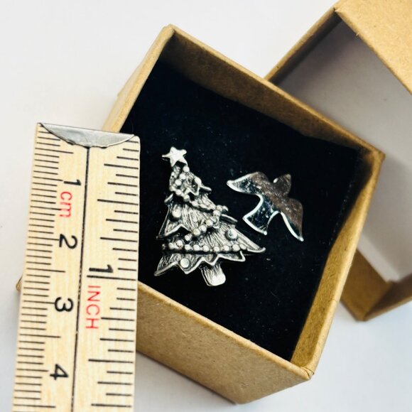 Christmas Tree & Dove Lapel Pins In Gift Box - Picture 3 of 4